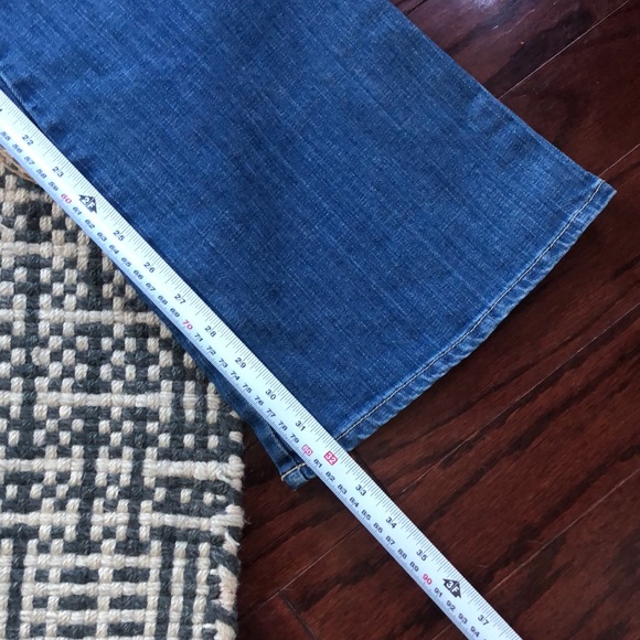 American Eagle light wash vintage flare jeans (Sz. 4) - Picture 9 of 10